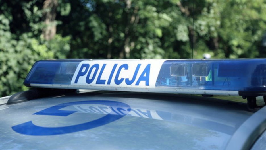 Kierowca potrącił kobietę i uciekł