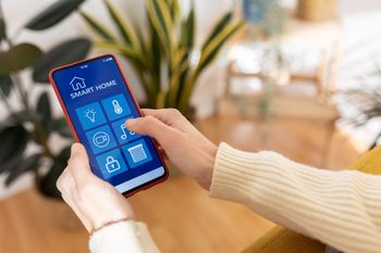 7 gadżetów smart home, które naprawdę warto mieć