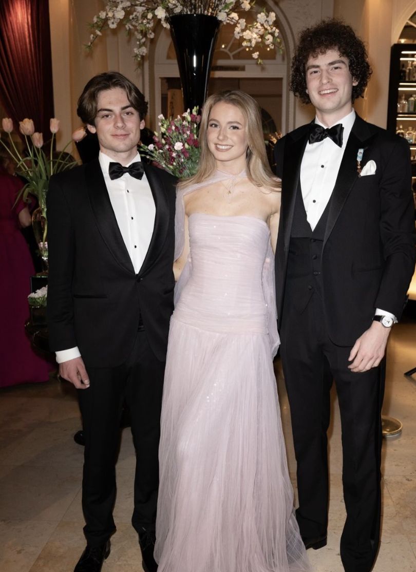 Weronika Konstancja i Jeremi Sebastian ze szwajcarskim krewnym