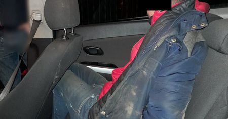 Warszawa. Zatrzymanie na gorącym uczynku. "Leżał pod autem i wycinał katalizator"