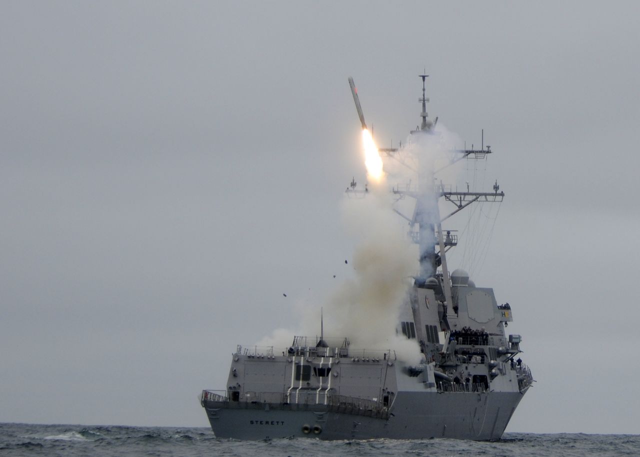 Tomahawk wystrzelony z USS Sterett - zdjęcie ilustracyjne