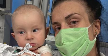 Nowe informacje o stanie zdrowia synka Stępień i Rzeźniczaka. "Okres świąteczny spędzili w szpitalu"