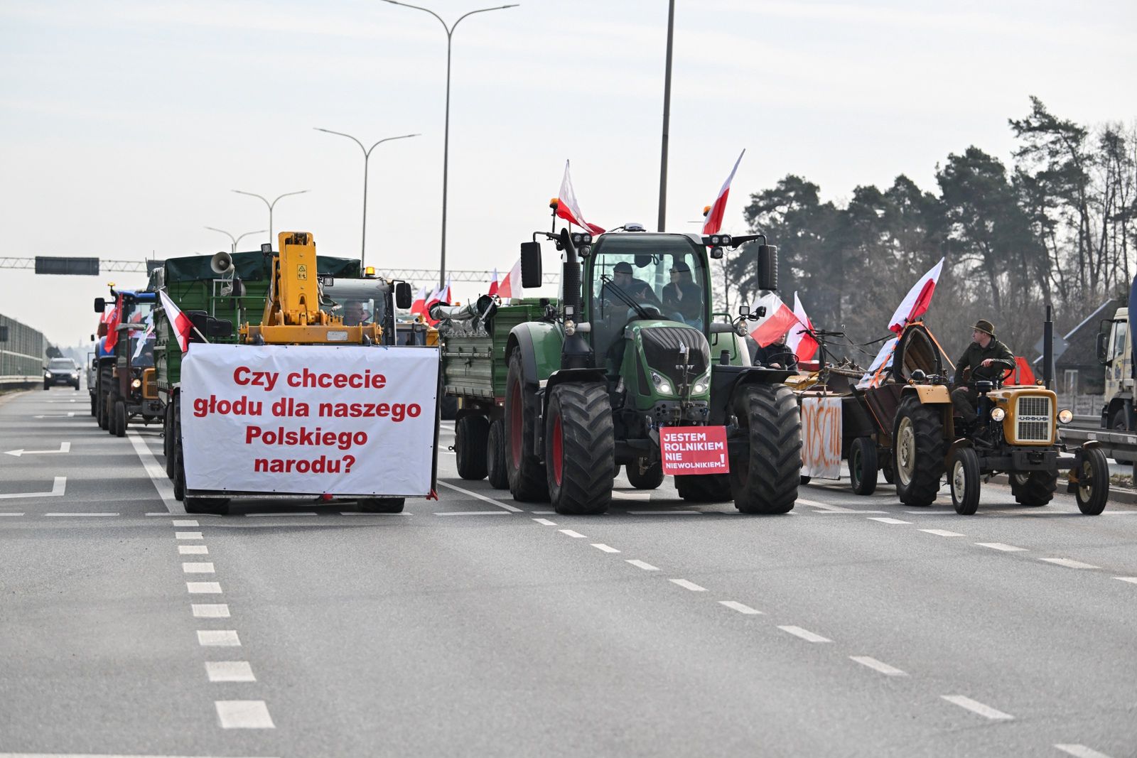 Rolnicy będą blokować autostradę A1. "Jak będzie trzeba, zaczniemy ją orać"