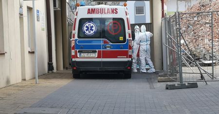 Koronawirus: Rośnie liczba zakażonych w Polsce. Dziś przybyło jak dotąd 98 nowych przypadków