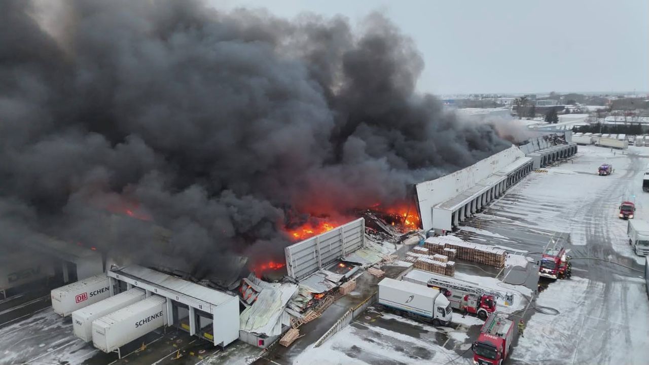 Przesyłka z Niemiec. Ustalili, co było przyczyną ogromnego pożaru
