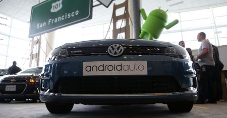 Android Auto i porażka po aktualizacji. Czarne ekrany i "wykryta wilgoć"