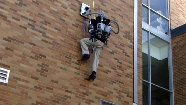 Amerykańska armia chce walczyć z głuchymi. Pomoże w tym odkurzacz wspinaczkowy 1