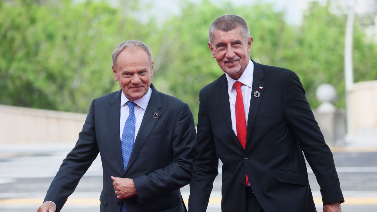 Donald Tusk, Andrej Babisz
Leszek Szymański
8 8., armenia, armenii, dyplomacja, Europejska Wspólnota Polityczna, Europejskiej Wspólnoty Politycznej, polityk polityka, premier, szczyt, wizyta, zagraniczna, dyplomata