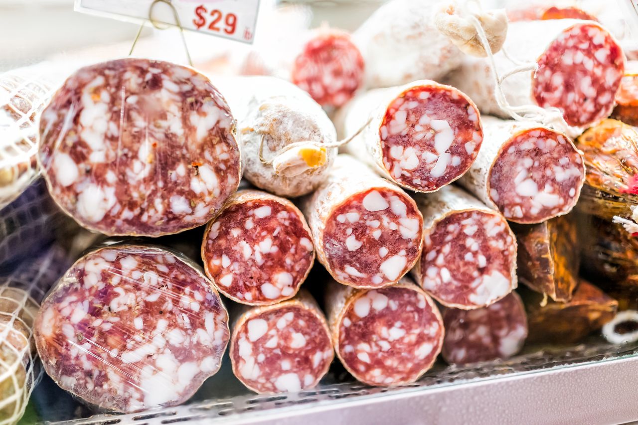 Smaczne, ale czy zdrowe? Cała prawda o salami