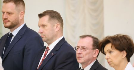Pegasus w wojsku. Czarnek: "Nie widzę tu związku Kamińskiego i Wąsika"