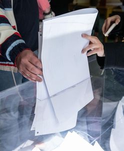 Wybory prezydenckie 2025 za granicą. Ile kart, jak głosować?