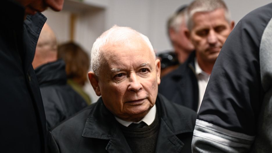 WARSAW, POLAND - OCTOBER 15: The leader of the ruling national conservative Law and Justice party (PiS), Jaroslaw Kaczinski arrives to cast his ballot during Poland's Parliamentary elections on October 15, 2023 in Warsaw, Poland. Poles are voting today to decide whether the ruling national conservative Law and Justice party (PiS), led by Jaroslaw Kaczynski, will govern for a third consecutive term, or whether a coalition of center-left, pro-European parties will be given the opportunity to form a government. Also on the ballot is a referendum introduced by the current government over EU migration reform. (Photo by Omar Marques/Getty Images)