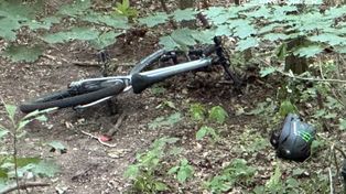 Poważny wypadek w Lasku Bielańskim. 17-latek wywrócił się zjeżdżając z górki. Jego stan jest krytyczny