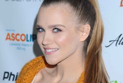 Obłędny dekolt Kaczorowskiej. Aktorka pręży się w basenie