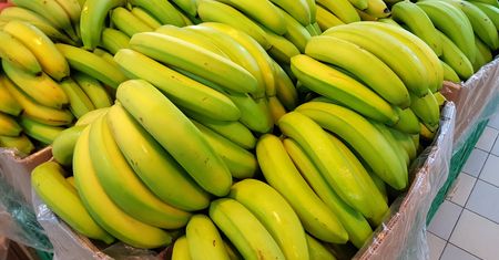 Nie odrzucaj w sklepie takich bananów. Większość Polaków unika, a dla jelit to prawdziwy skarb