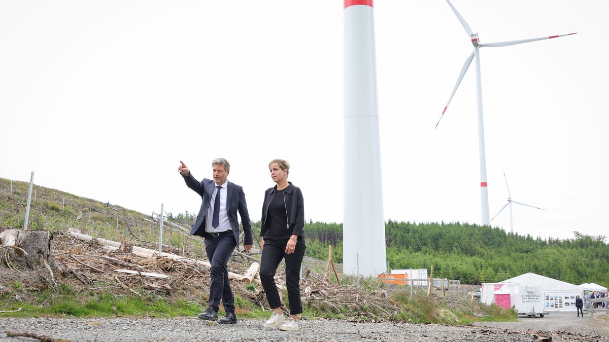 Economy Minister Habeck Visits New Wind Farm
BAD BERLEBURG, GERMANY - JUNE 06: German Economy and Climate Action Minister Robert Habeck and Mona Neubaur, Minister for Economics, Industry, Climate Protection and Energy and Deputy Prime Minister of the State of North Rhine-Westphalia, visit the opening of the new Windpark Bad Berleburg-Arfeld wind farm on June 06, 2023 near Bad Berleburg, Germany. The current German coalition government has set ambitious goals for the rapid expansion of Germany's renewable energy production capacity, with wind and solar as the biggest components. (Photo by Andreas Rentz/Getty Images)
Andreas Rentz
bestof, topix