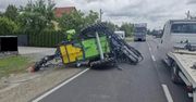 Manewr zakończył się karambolem. Opryskiwacz spadł z lawety