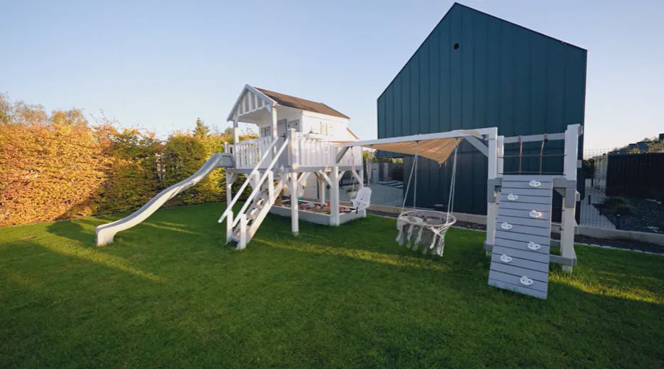 Plac zabaw na ogrodzie Friza i Wersow