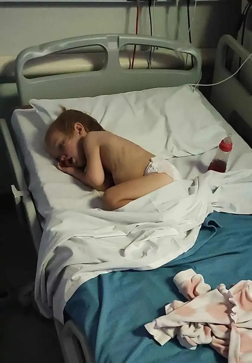 Dziewczynka ma problemy z oddychaniem. Nie uzyskuje pomocy 