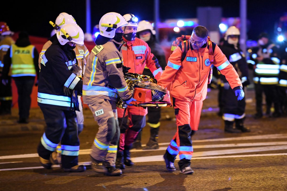 Kaszyce. Wypadek autokaru na A4. Wielka akcja służb ratunkowych