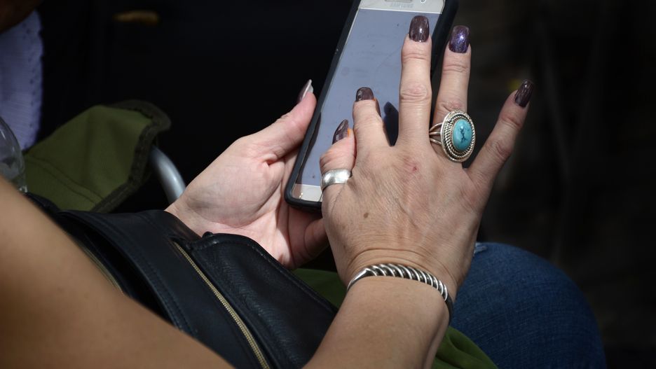 Przez jeden "sms od córki" kobieta straciła prawie 2 tys. zł