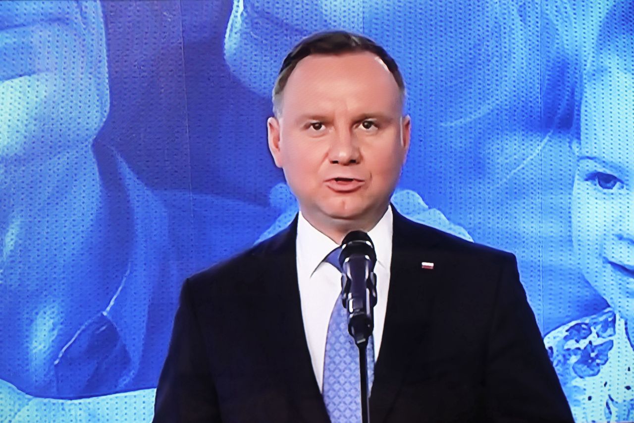 Koronawirus w Polsce. Zamieszanie wokół słów prezydenta o 500 plus. Andrzej Duda reaguje