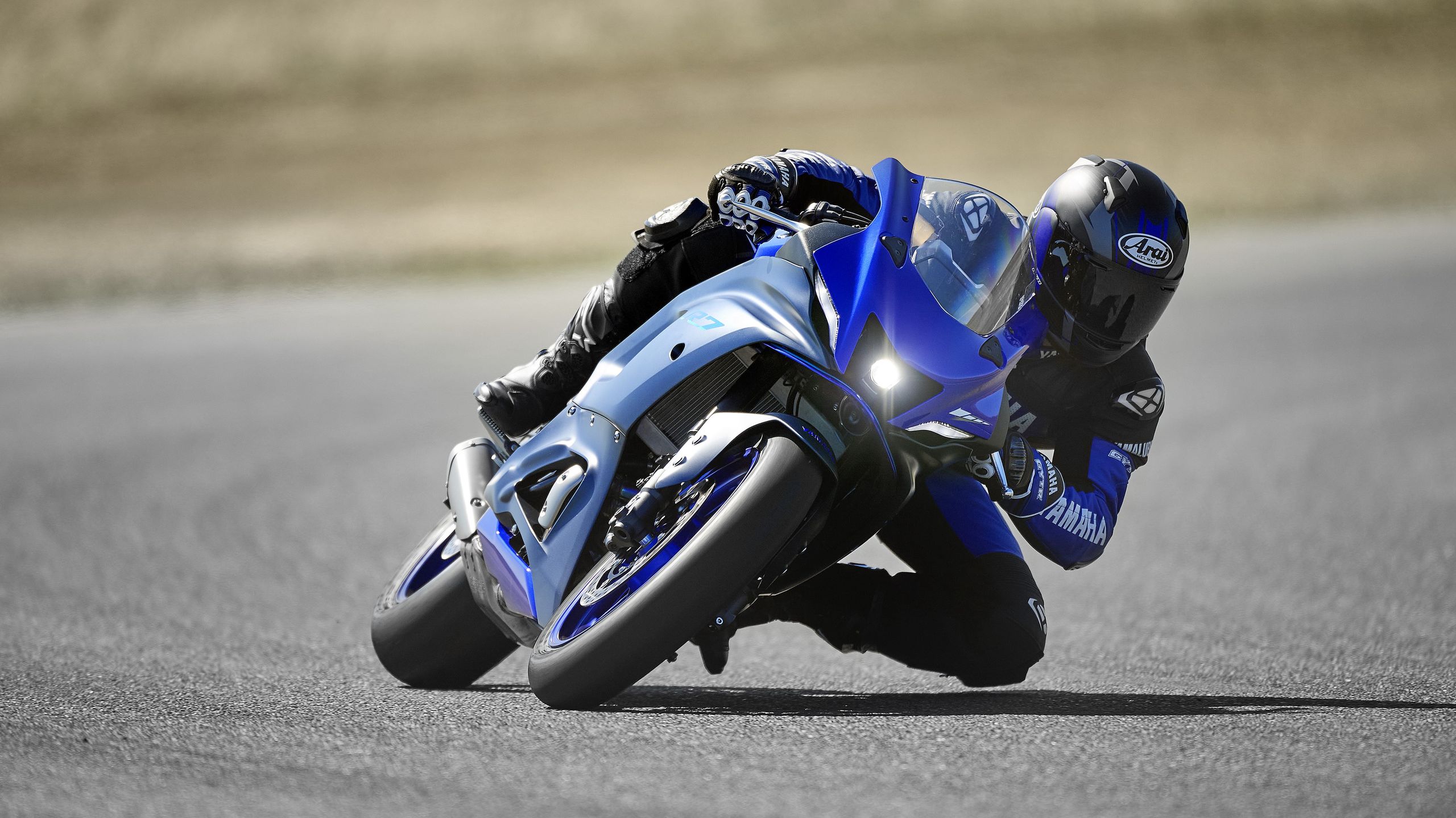 Yamaha R7