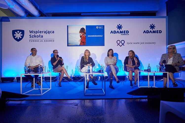"Wspierająca Szkoła" – rusza pilotaż nowego programu Fundacji Adamed we współpracy z Fundacją Życie warte jest rozmowy