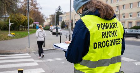 Warszawa. Audyt bezpieczeństwa na przejściach. Gdzie jest najwięcej niebezpiecznych "zeber"?