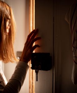 13 uchodźców z walizkami. Niemka otworzyła drzwi i osłupiała