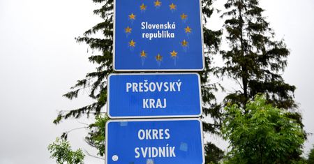 Koronawirus. Słowacja luzuje obostrzenia dla mieszkańców. Polska "czerwonym krajem"
