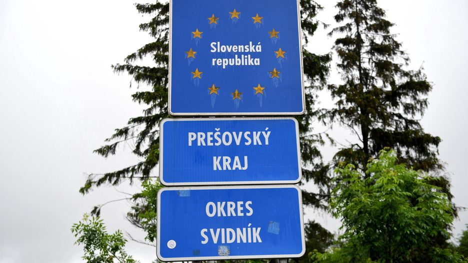 Koronawirus. Słowacja prowadza "system świateł drogowych"