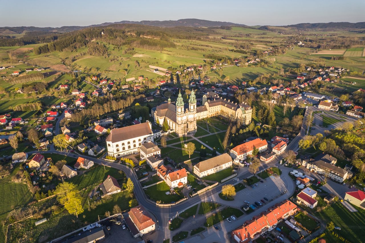 Widok na kompleks z lotu ptaka