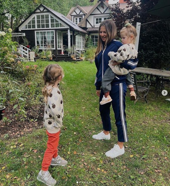 Anna Lewandowska z córkami