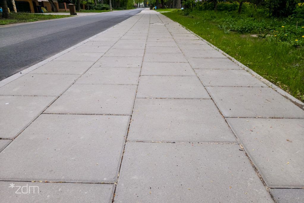 Poznań. Nowy chodnik na Plonowej