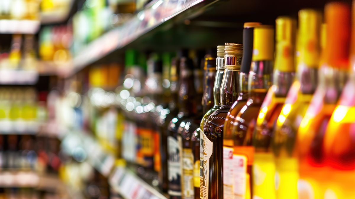 Polacy piją mniej mocnego alkoholu. Dwucyfrowe spadki sprzedaży wódki