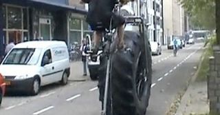 Monsterbike, czyli potężny, miejski trójkołowy rower [wideo]