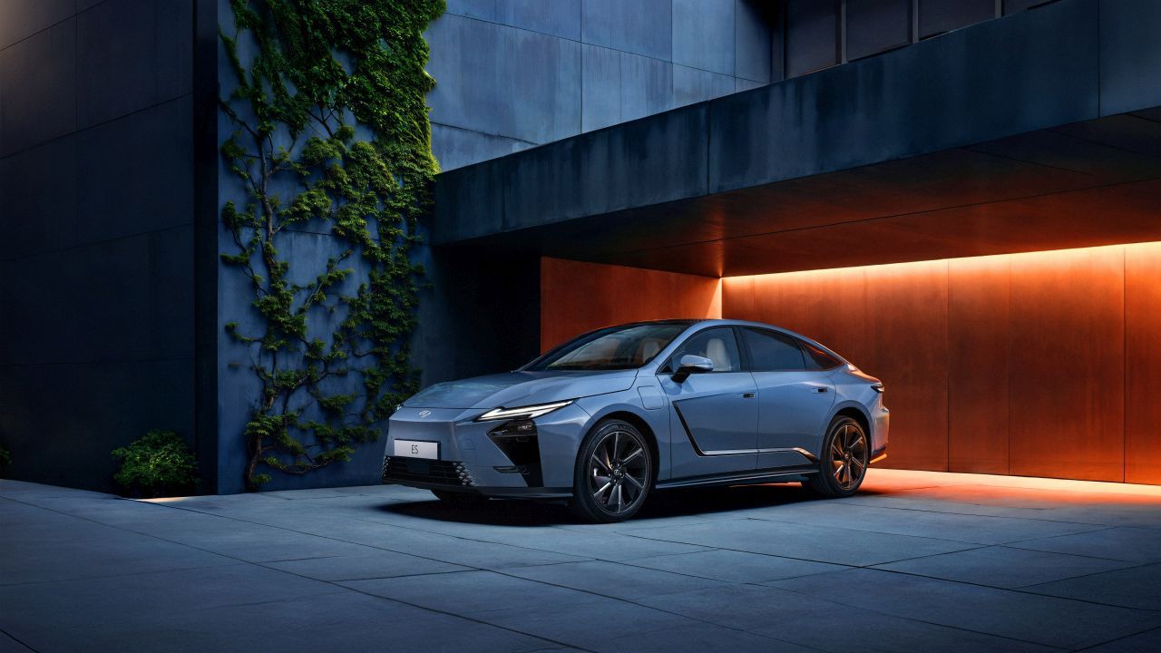 Lexus ES
