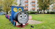 Poznań: Nowa praca Kawu. Pomalował starą ciuchcię na jednym z osiedli