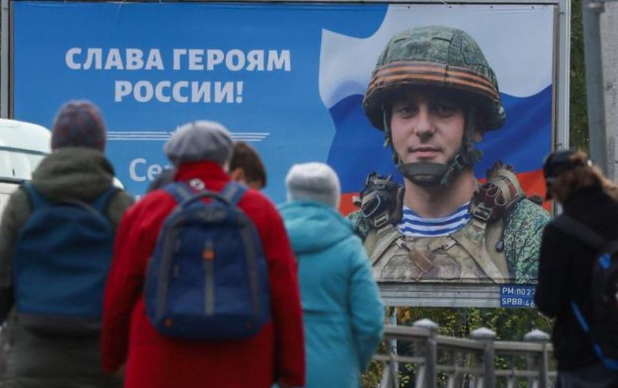 Rosyjskie plakaty zachęcające do wstąpienia w szeregi wojska