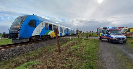 Drzewo uderzyło w pociąg. Są ranni. Groźne wichury przechodzą przez Polskę