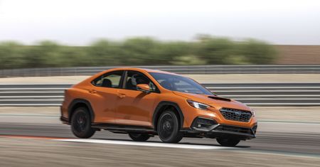 Nowe Subaru WRX debiutuje jako drogowa rajdówka dla tradycjonalistów