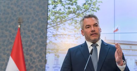 Wiedeń niechętny NATO. "Powinniśmy trzymać się od tego z daleka".
