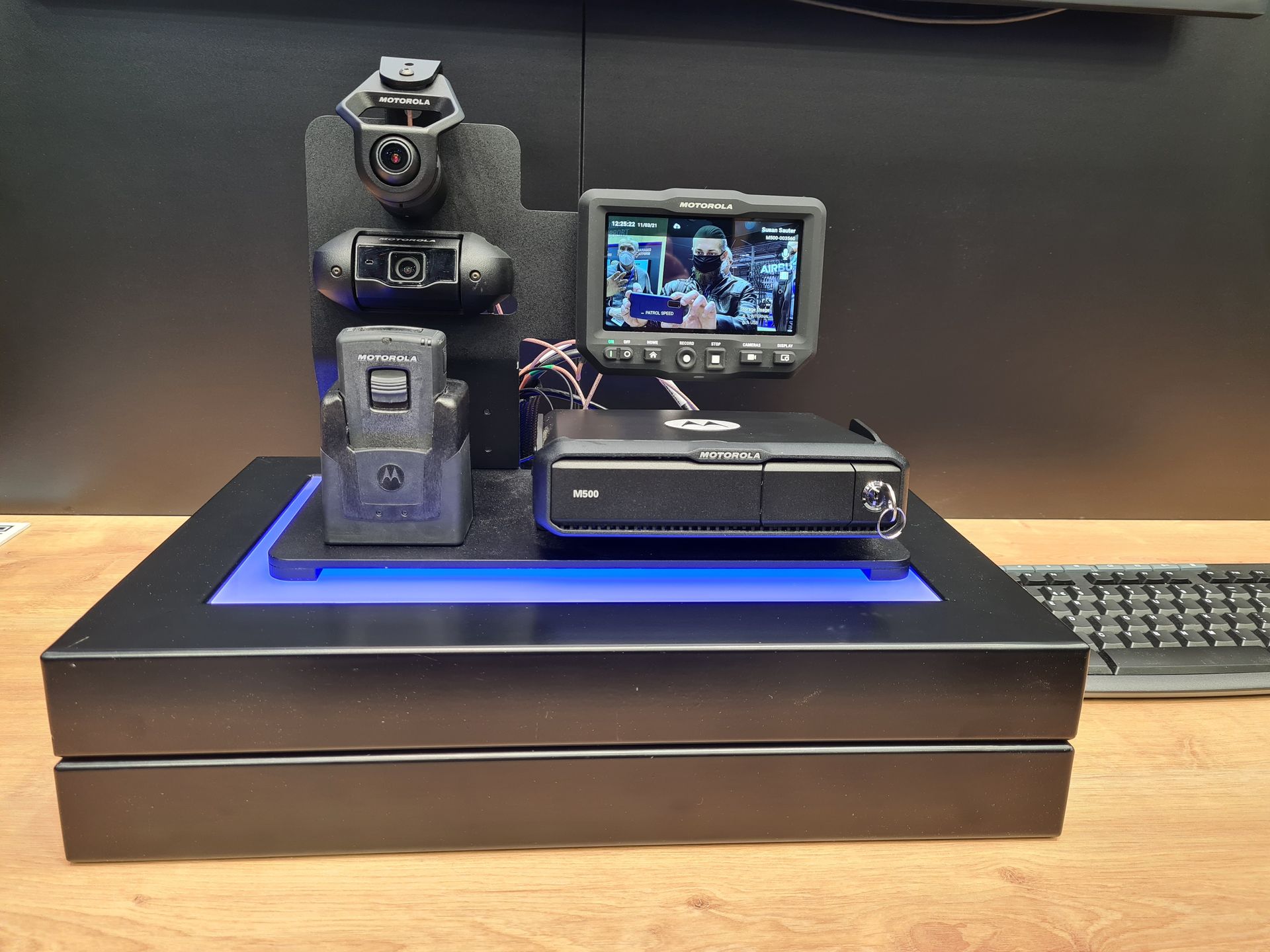 M500 - wielofunkcyjna kamera do radiowozów