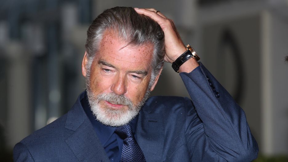 Pierce Brosnan uratował życie Halle Berry