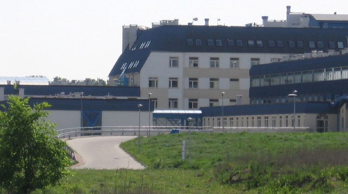 Szpital oddaje pracowników zewnętrznej firmie. "Potraktowali nas jak śmieci"