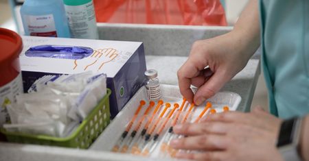 Szczepionka AstraZeneca produkowana w Polsce? "Trwają rozmowy"
