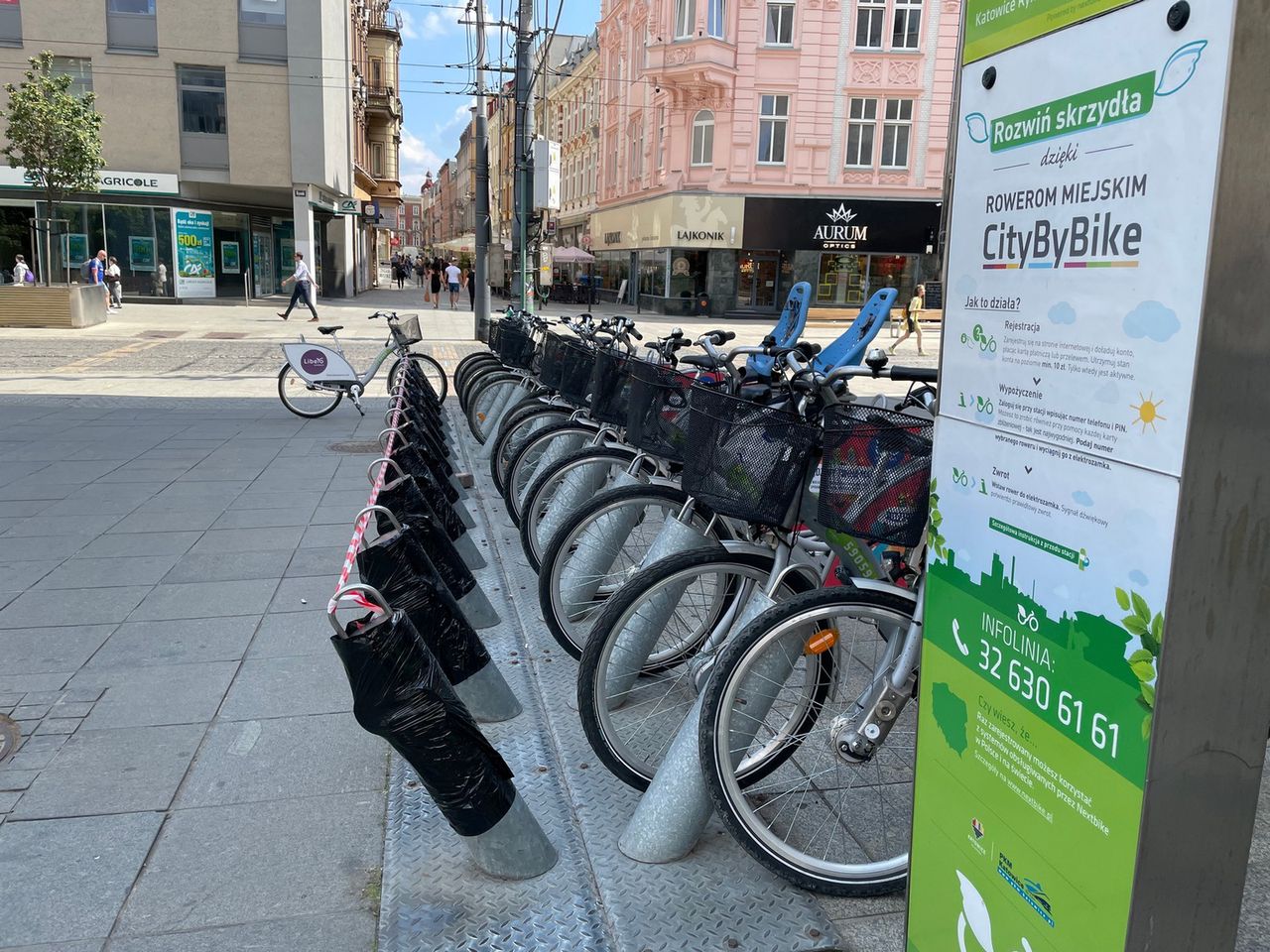 Katowice. Z powodu robót na ul. Jana trudniej korzystać z pobliskiej stacji rowerów. 