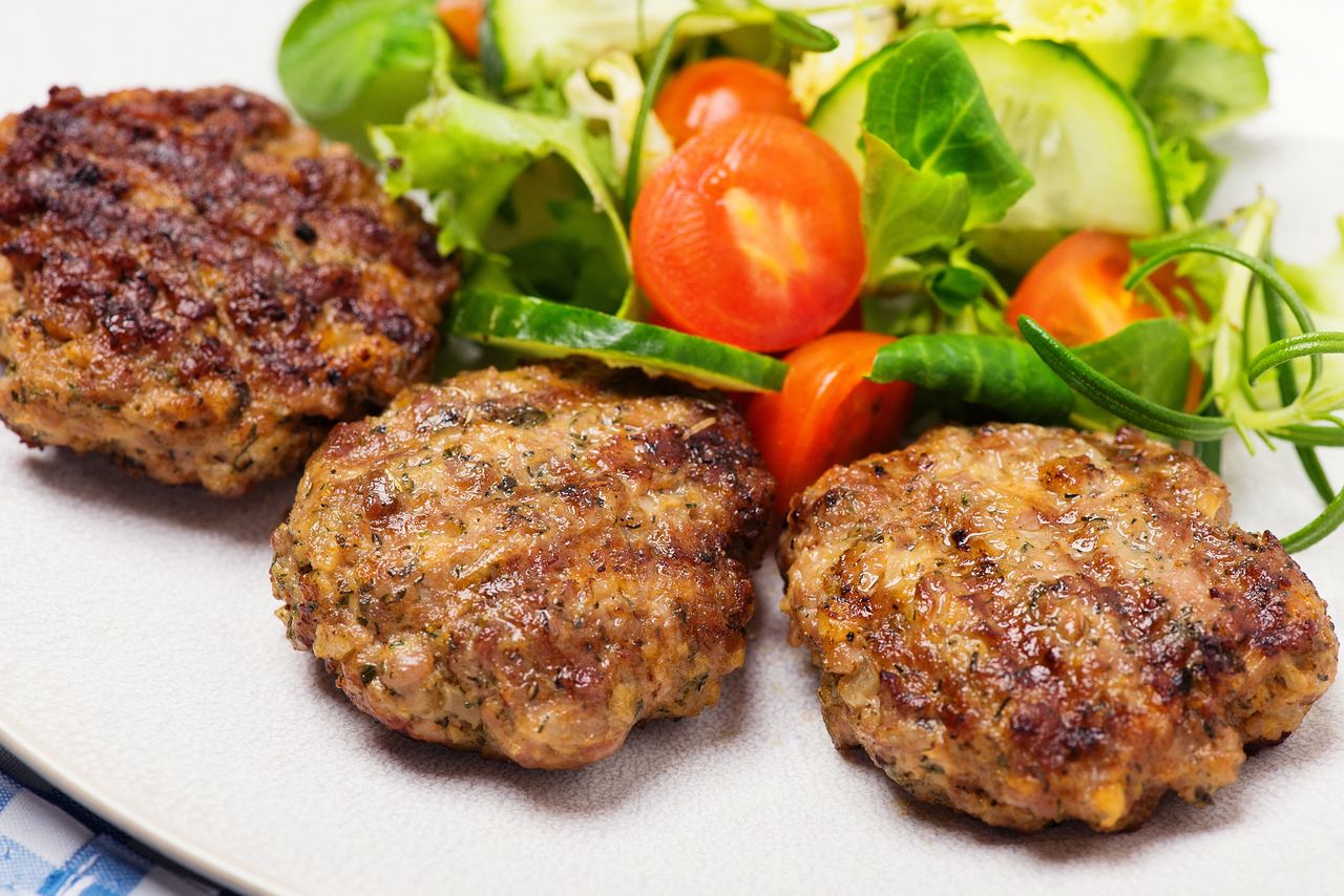 Dodaję do mięsa mielonego. Kotlety wychodzą pulchne i soczyste w środku