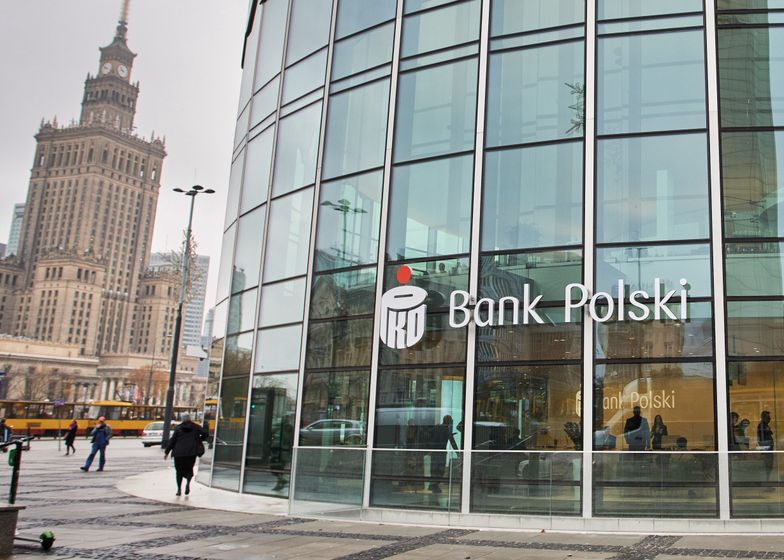 Prezes największego polskiego banku rezygnuje. Kim jest Jan Emeryk Rościszewski?